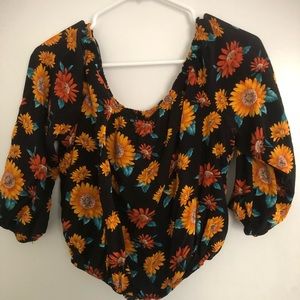 Black sunflower crop top / off the shoulder